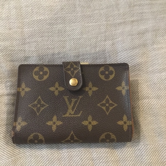 Authentic Louis Vuitton Kiss Lock Compact Wallet - Picture 1 of 6